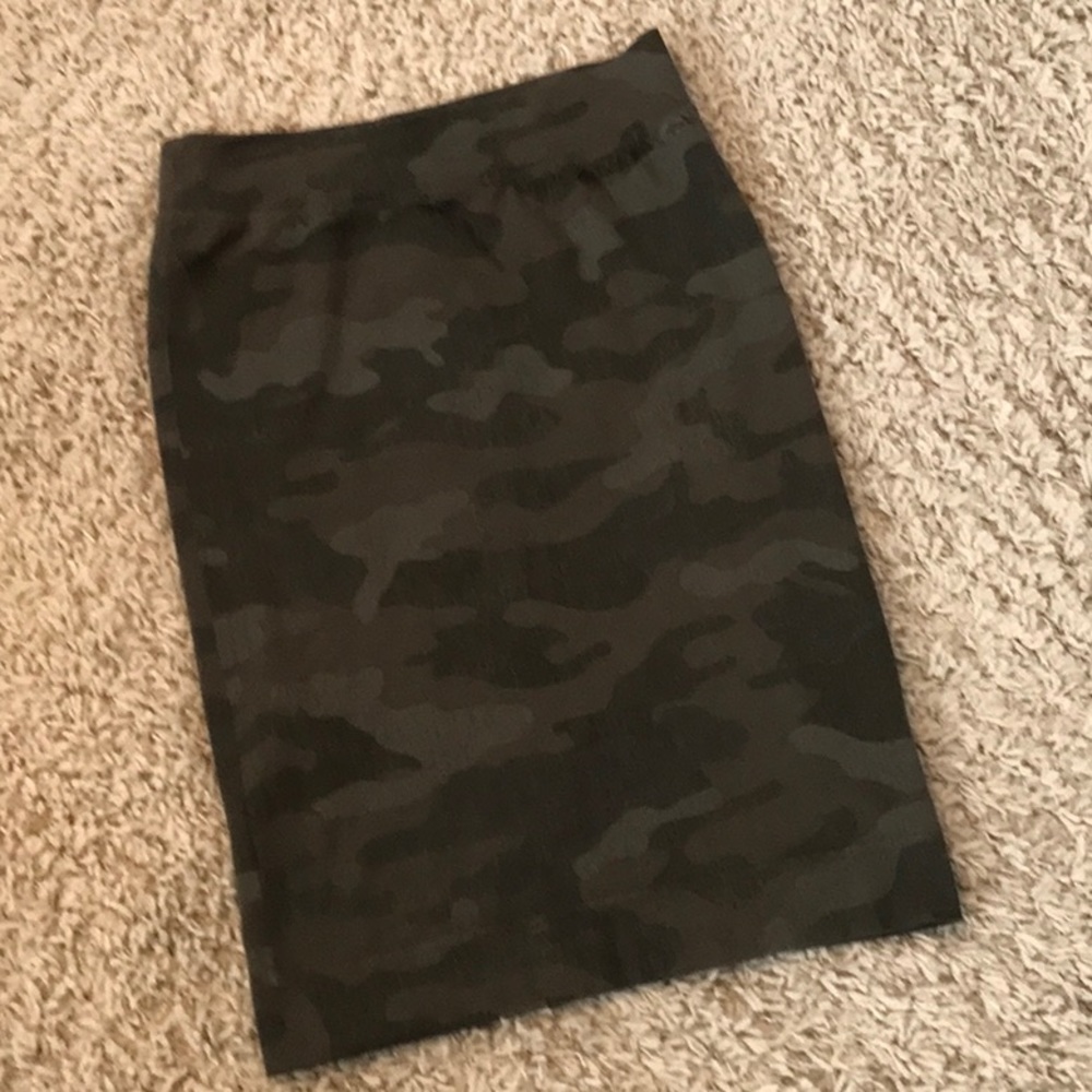 NWOT HARD TAIL Cotton Pencil Skirt Women's Sz S Green Olive Camo W-321
